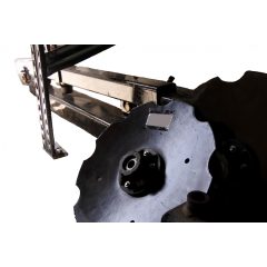 Nyomjelző tárcsalappal